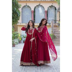Vestido de Chifón con Corte en A y Dupatta con Bordado de Lentejuelas para Fiestas - Product Image 2