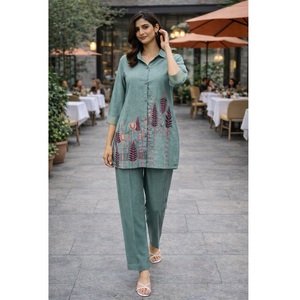 Ensemble tendance pour femme, vert turquoise, manches courtes, pour le bureau et les soirées, disponible à prix abordable - Product Image 1