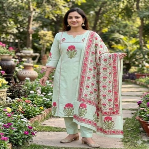 Magnifique ensemble Kurti-Pant et Dupatta en soie Morgan à imprimé numérique pour occasions spéciales, fournisseur d'Inde, achats en ligne en Inde - Product Image 1
