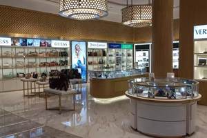 Elegant Watch Store Interior Design Luxury Watch Showroom Setup with Premium Display Cabinet Modern Counters Glass Display Units - Product Image 4