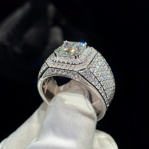 Anillo de Hombre Estilo Hip Hop Personalizado en Plata de Ley 925 con Incrustaciones de Piedras de Corte Princesa y Engaste de Garras, Ideal para Regalo - Product Image 4