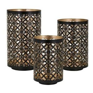 Elegante portavelas metálico diseñado para ofrecer una iluminación suave que crea una armonía tranquila en entornos interiores. - Product Image 3