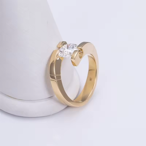 แหวนหมั้นเพชรทรงกลมสีเหลืองทองสำหรับผู้หญิงสไตล์มินิมอล - Product Image 6
