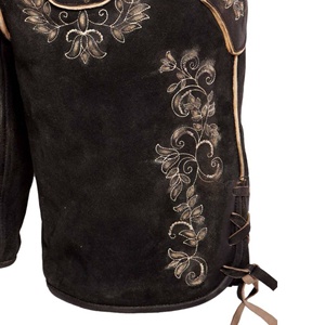 Shorts bavarois en cuir noir pour homme avec motif floral brodé, taille mi-haute, style vintage, fermeture boutonnée. - Product Image 5