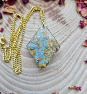 Collar de resina transparente hecho a mano, joyería de declaración de moda de primavera, collares colgantes de tendencias geométricas para bodas y fiestas - Product Image 3