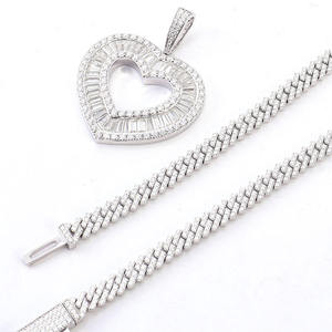 Pendentif en zircon en forme de cœur avec chaîne en acier inoxydable plaqué rhodium, bijou romantique unisexe, cadeau - Product Image 1