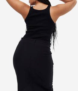 Camiseta sin mangas para mujer, color negro liso, de alta calidad, precio al por mayor, tela de algodón, cuello redondo. - Product Image 1