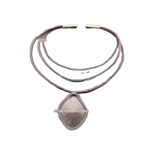 SCI Usine En Gros Personnalisable Bijoux En Cuir De Mode Pendentif Collier et Boucles D'oreilles Accessoire Anneau avec Breloques Plaquées - Product Image 1