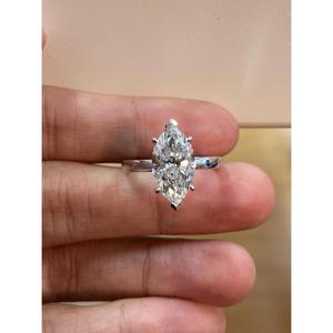 แหวนหมั้นเพชรเม็ดเดี่ยวทรงมาร์คีส์ 3 กะรัต ทองคำขาว 14K ได้รับการรับรองจาก IGI เพชรเพาะเลี้ยงในห้องปฏิบัติการ ความใส VS+ สี E-F ตัวเรือนแบบหนามเตย - Product Image 1