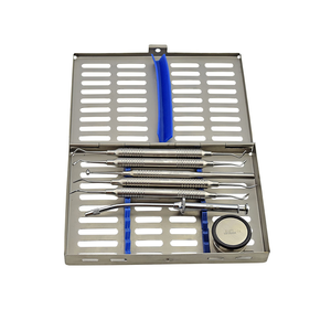 Juego de Instrumentos Dentales Manuales Ergonómicos de Acero Inoxidable, Incluye Cassette de Esterilización, Espejo, Explorador y Raspador, con Certificación CE - Product Image 1