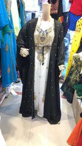 Kaftan Royal Blanc Or Brodé Élégant avec Superposition en Georgette Noire, Perles Dorées Scintillantes en Cristal, Antistatique, Extensible dans les Quatre Sens - Product Image 3