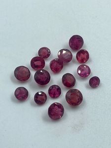 สปิเนลสีแดงคุณภาพสูงธรรมชาติ 4.25 กะรัต 16 เม็ด ทรงกลมเจียระไนแบบบริลเลียนท์ ขนาด 3-4 มม. สำหรับทำเครื่องประดับ - Product Image 5