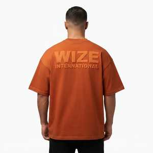 เสื้อยืดคอกลมทรงโอเวอร์ไซส์สำหรับผู้ชาย ผ้าฝ้ายเนื้อหนา พิมพ์ลาย 3 มิติ ด้านหน้าแบบพัฟฟ์ ระบายอากาศได้ดี เป็นมิตรกับสิ่งแวดล้อม คุณภาพสูง แบบเรียบ - Product Image 2