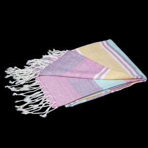 Serviettes de plage Fouta rayées en coton recyclé à séchage rapide, motif attrayant, les plus vendues, au meilleur prix du marché – Serviette de golf et de plage. - Product Image 3