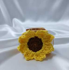 Coletero de Flores de Margarita Tejido a Mano con Lana, Ecológico, Ajustable, Regalo Perfecto para Ella, Accesorios para el Cabello con Hojas Verdes - Product Image 3
