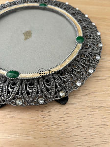 Cadre photo en métal artisanal, élégant présentoir photo pour la maison par Tradebyd - Product Image 3