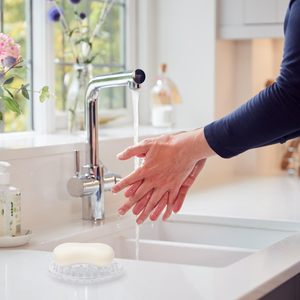 Support à savon en plastique transparent, 2 pièces, avec drain intégré et trous, pour savon en barre, compatible avec les supports à savon en acier inoxydable - Product Image 4
