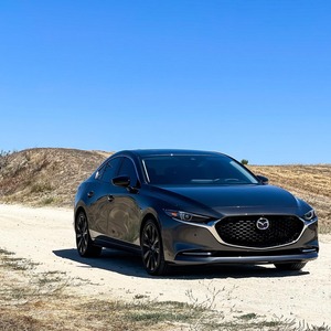 Offre exceptionnelle : Mazda 3 Hatchback d'occasion, véhicule économique en carburant, au design moderne et aux performances fiables pour le marché international - Product Image 3