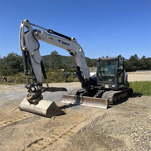 Excavatrice Bobcat E85 de qualité supérieure, conçue pour les travaux de construction lourds, avec une capacité de creusement puissante et des performances durables. - Product Image 5