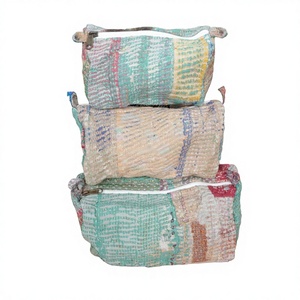 Magnifique trousse de toilette de voyage pour femme, 3 pièces, vintage, imprimé floral Kantha, matelassée, fermeture éclair, grande, légère, avec poignée souple - Product Image 1