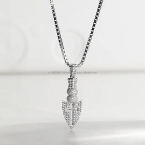 Cabeza de flecha con Cruz Moissanite Iced Out Colgante Plata de Ley 925 Joyería vikinga nórdica Regalo unisex - Product Image 1