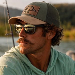 Gorra Trucker de Malla Ajustable con Parche de Cuero Premium, Etiqueta Privada OEM - Product Image 6