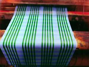 Rouleau de tissu recyclé 100 % nylon écologique à rayures, durable pour sacs de courses et sacs fourre-tout, tissé résistant avec revêtement PVC moyen - Product Image 4