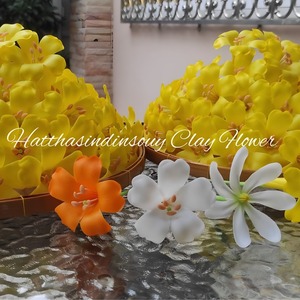Arreglo Floral de Arcilla Amarilla, Decoración Floral Hecha a Mano, Centro de Mesa Decorativo para Hogar, Cafetería, Restaurante - Product Image 1