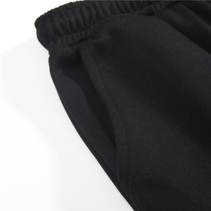 Pantalones Cortos Deportivos Bermuda para Hombre, Negros, de Poliéster, con Logotipo Frontal, Bolsillos Laterales, Cintura Media, Cordón Ajustable, Transpirables y Tejidos - Product Image 3