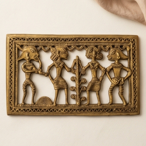 Panneau mural artisanal en laiton Dhokra, motif tribal de scène folklorique, pour une décoration intérieure d'impact - Product Image 5