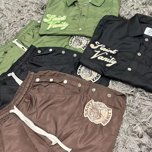 Chándal Personalizado para Hombre 100% Nailon - Estilo Urbano Vintage con Diseño de Serigrafía, Pantalones Cortos de Nailon Transpirables, Estilo Veraniego - Product Image 3