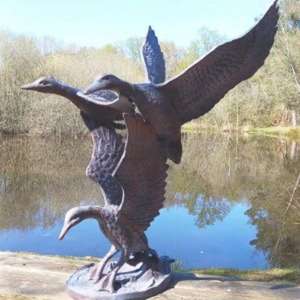 Suministros para la Organización de Eventos, Estatua de Bronce de Tamaño Real de 3 Pájaros en Vuelo, Decoración de Jardín - Product Image 3