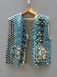 Chaleco acolchado de patchwork para mujer, sin mangas, con bolsillo, cuello chal, ropa exterior informal, regalo para ella - Product Image 1