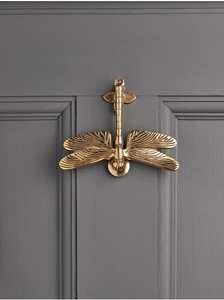 Modernos golpeadores de puerta de latón para puerta principal, golpeadores de latón macizo de diseño, golpeadores de latón fundido a mano, herrajes de primera calidad. - Product Image 3