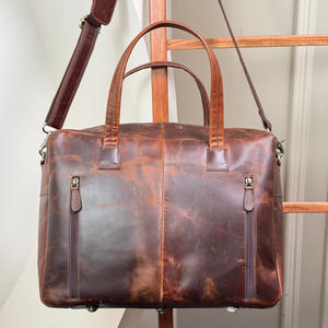 Sac à langer multifonctionnel personnalisé en cuir repoussé à la main de grande taille avec poche zippée sac à langer momie en cuir de vachette compartiment pour ordinateur portable sac à main - Product Image 5