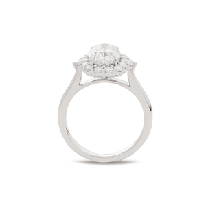 Bague de fiançailles certifiée en or blanc massif 18 carats avec diamant de laboratoire de 3 carats, taille ancienne ovale, style halo et bordure festonnée ronde - Product Image 2