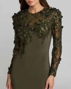 Elegante Vestido de Noche Largo de Satén de Poliéster Verde Oliva con Lentejuelas, Bordado Sólido, Manga Larga Transparente, Cuello Redondo y Antiarrugas - Product Image 4
