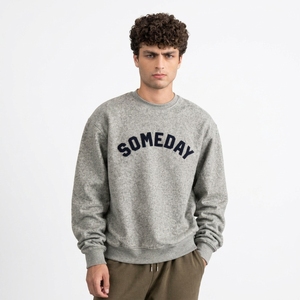 Sudadera de cuello redondo gris para hombre, de alta calidad, de punto, de corte regular, informal, con estampado 'Someday', de gran venta, de diseñador. - Product Image 1