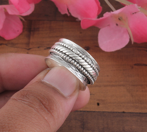 Anillo giratorio de plata de ley 925 con amatista, hecho a mano, texturizado, de banda ancha, para meditación, anillo antiestrés, joyería fina vintage bohemia para fiesta - Product Image 4