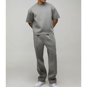 Conjunto Casual de Dos Piezas para Hombre, Camiseta de Manga Corta y Pantalones, Atuendo Moderno para Descansar - Product Image 1