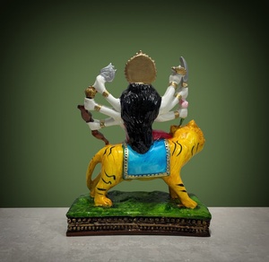 Nirmala Handicrafts - Estatua de Resina de la Diosa Maa Durga con León, Hecha a Mano, Tradicional, Decorativa, Ídolo Hindú para el Hogar, Festivales y Espiritualidad - Product Image 3