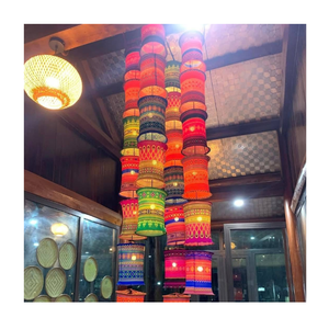 Lanterne en tissu brodé Hmong vietnamien en soie pour hôtels de luxe, complexes hôteliers, restaurants et décoration intérieure culturelle - Product Image 4