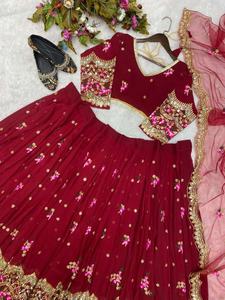 Precioso Conjunto de Lehenga, Blusa y Dupatta de Georgette Sintética de Lujo para Fiesta, con Bordado de Lentejuelas y Vuelo Completo, Elegante y Colorido - Product Image 2