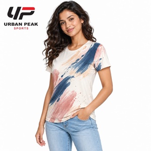 Camiseta refinada para mujer con tejido de algodón compacto, manga corta, proporciones equilibradas y construcción elegante para uso casual. - Product Image 3