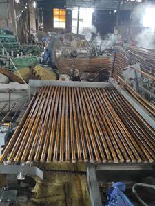 Manches de balai en bois d'eucalyptus couleur naturelle 120 cm diamètre 20-25 mm Qualité première couche Balai en palmier GMEX JSC Fabriqué à Bac Giang - Product Image 4