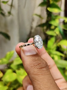 แหวนเพชรแล็บ 1.00 กะรัต รูปไข่ สี F ความสะอาด VS1 แหวนหมั้น ทองคำแท้ 18K รับรองโดย GIA เครื่องประดับคลาสสิกสำหรับใส่ทุกวัน - Product Image 2