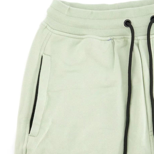 Diseño moderno perfecto para entrenamientos y uso diario. Conjuntos deportivos para hombre con un ajuste atlético elegante y transpirable, en venta. - Product Image 4