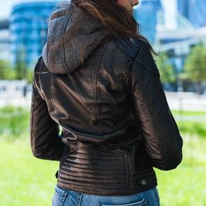 Chaquetas de Mujer con Capucha Negras con Logotipo Personalizado, Chaqueta Vintage para Invierno, Chaqueta Bomber de Cuero Genuino, Ropa Urbana - Product Image 6