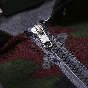 เสื้อฮู้ดซิปดีไซน์ใหม่ล่าสุด ระบายอากาศได้ดี พิมพ์ลายแบบซับลิเมชั่น สำหรับผู้ชาย รับสกรีนโลโก้ เสื้อฮู้ดซิปผู้ชาย เสื้อผ้าผู้ชาย เสื้อฮู้ดซิปพิมพ์ลายซับลิเมชั่น - Product Image 4