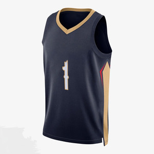 Camiseta de Baloncesto sin Mangas para Hombre, Cuello en V, Color Rojo, Franja Lateral Blanca, Absorbe la Humedad, Transpirable, Antibacteriana, Poliéster Sublimado - Product Image 2